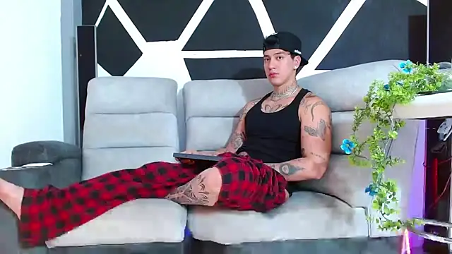 Snapshot of JUSTIN_FULLER1 chatting on November 2025 08:08:01 PM JUSTIN FULLER1 online show from November 2025 08:08:01 PM