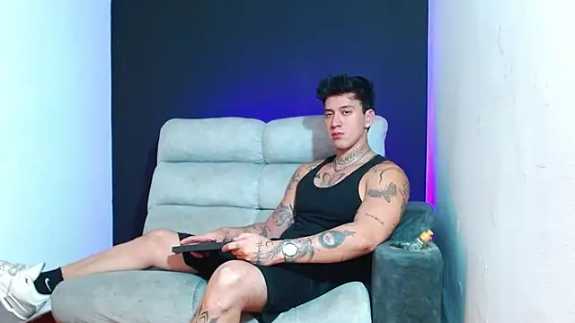 JUSTIN FULLER1 online show from February 2026 02:32:01 AM