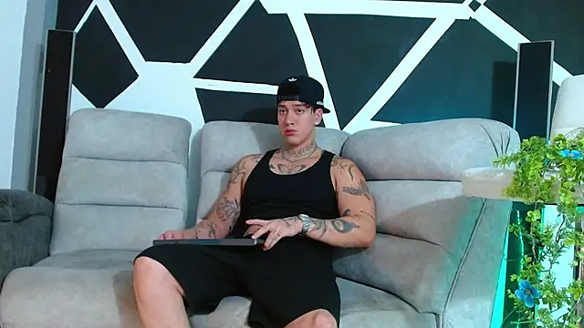 Snapshot of JUSTIN_FULLER1 chatting on November 2025 09:07:01 PM JUSTIN FULLER1 online show from November 2025 09:07:01 PM