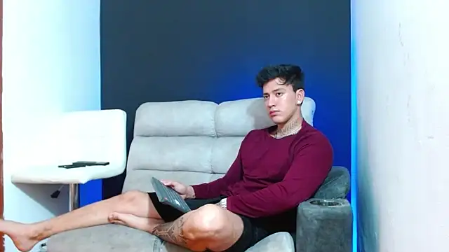 JUSTIN FULLER1 online show from April 2026 07:42:02 PM