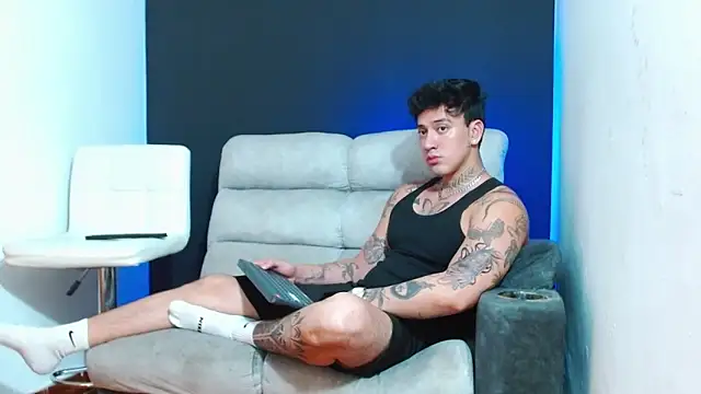 JUSTIN FULLER1 online show from April 2026 05:08:02 AM