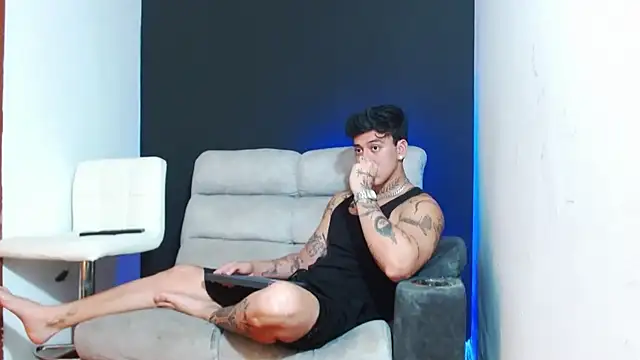 JUSTIN FULLER1 online show from March 2026 07:30:01 PM