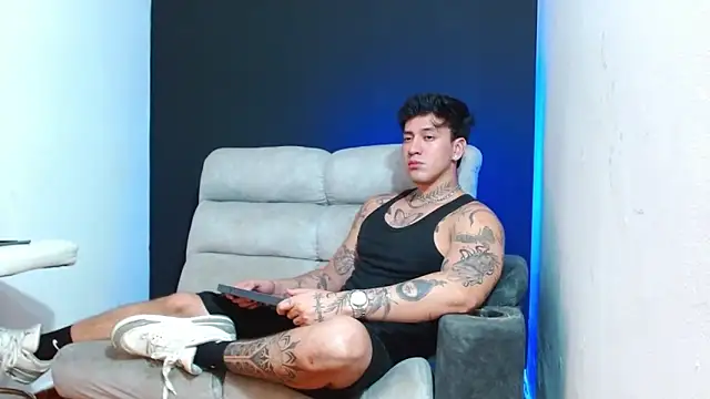 Snapshot of JUSTIN_FULLER1 chatting on June 2026 12:01:02 AM JUSTIN FULLER1 online show from June 2026 12:01:02 AM