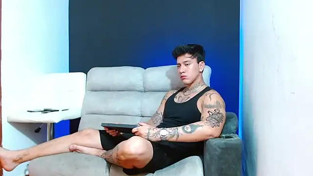 JUSTIN FULLER1 online show from April 2026 09:21:01 PM