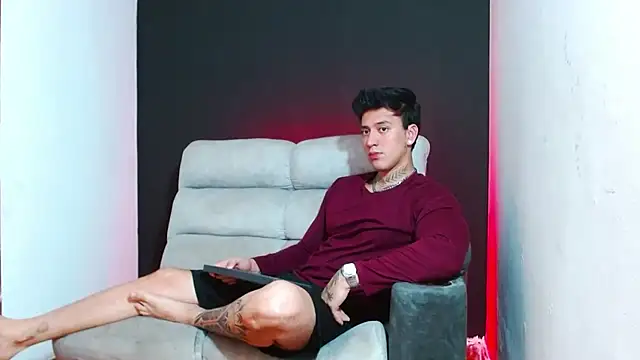 JUSTIN FULLER1 online show from February 2026 10:52:02 PM