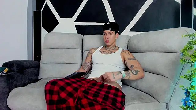 Snapshot of JUSTIN_FULLER1 chatting on November 2025 04:43:02 PM JUSTIN FULLER1 online show from November 2025 04:43:02 PM