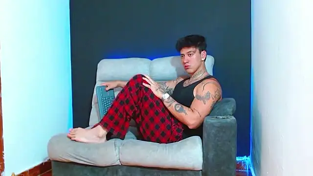 JUSTIN FULLER1 online show from January 2026 05:42:02 PM