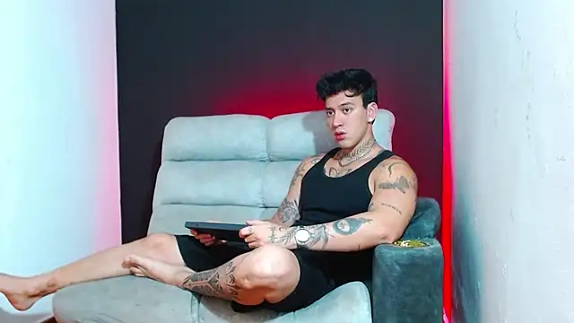 JUSTIN FULLER1 online show from February 2026 09:33:02 PM