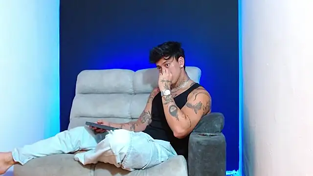 JUSTIN FULLER1 online show from December 2025 03:36:02 PM