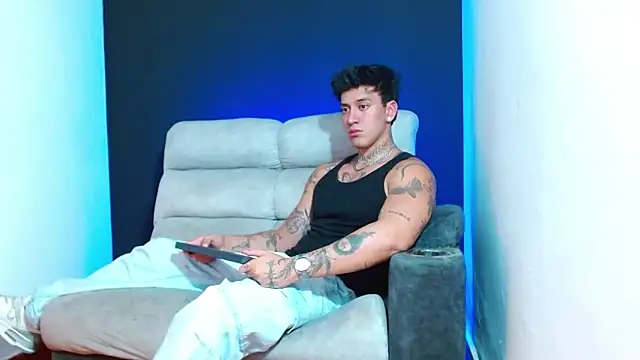 JUSTIN FULLER1 online show from January 2026 09:18:02 PM