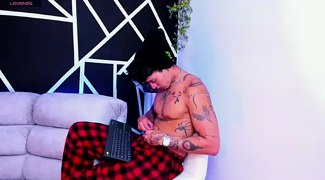 Snapshot of JUSTIN_FULLER1 chatting on February 2025 02:37:01 AM JUSTIN FULLER1 online show from February 2025 02:37:01 AM