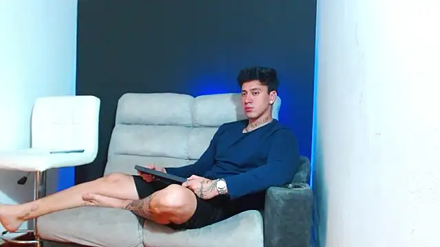 JUSTIN FULLER1 online show from March 2026 07:18:01 PM