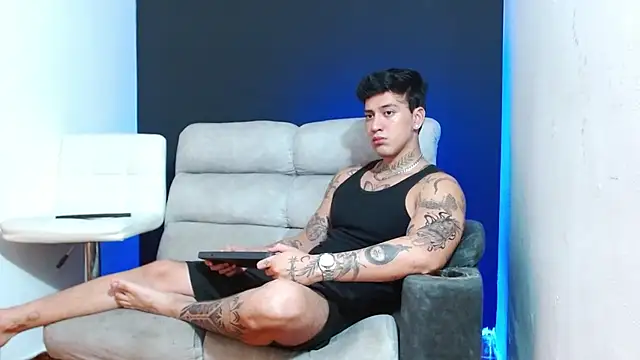 JUSTIN FULLER1 online show from April 2026 10:34:02 PM