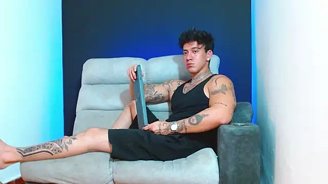 JUSTIN FULLER1 online show from December 2025 03:39:01 AM