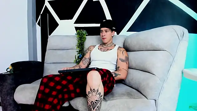 Snapshot of JUSTIN_FULLER1 chatting on October 2025 04:16:01 PM JUSTIN FULLER1 online show from October 2025 04:16:01 PM