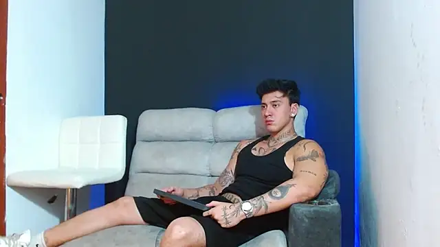 JUSTIN FULLER1 online show from February 2026 10:32:02 PM