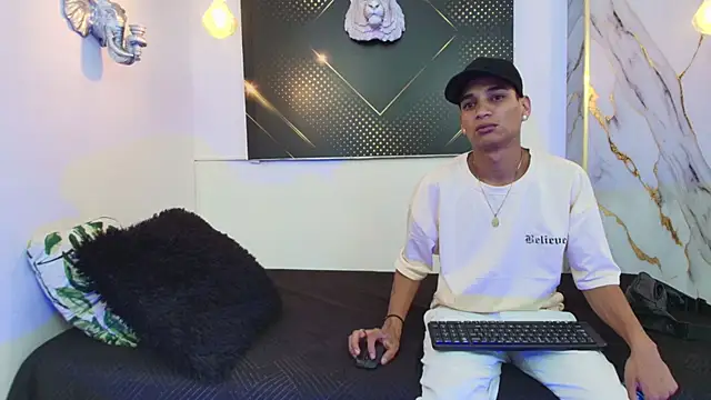 Snapshot of JordanAndAndrew chatting on October 2025 08:41:01 PM JordanAndAndrew online show from October 2025 08:41:01 PM