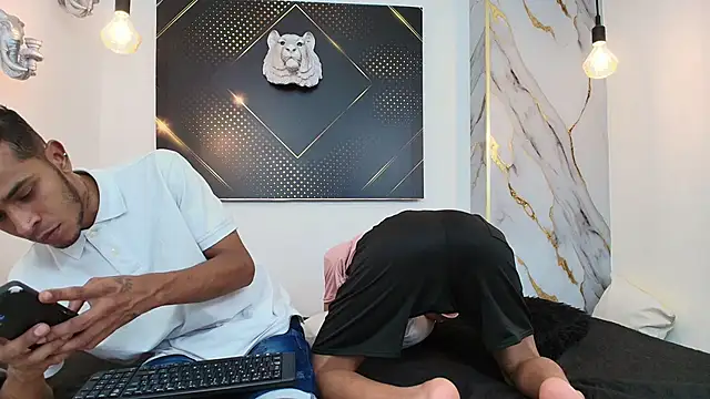 Snapshot of JordanAndAndrew chatting on November 2025 08:46:01 PM JordanAndAndrew online show from November 2025 08:46:01 PM