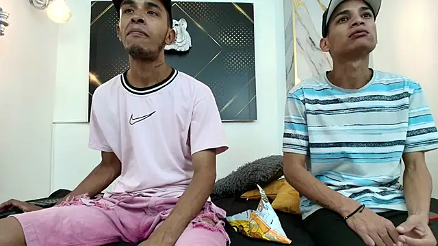 Snapshot of JordanAndAndrew chatting on December 2025 10:26:02 PM JordanAndAndrew online show from December 2025 10:26:02 PM