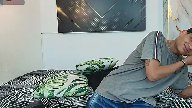 Snapshot of JordanAndAndrew chatting on November 2025 08:23:02 PM JordanAndAndrew online show from November 2025 08:23:02 PM