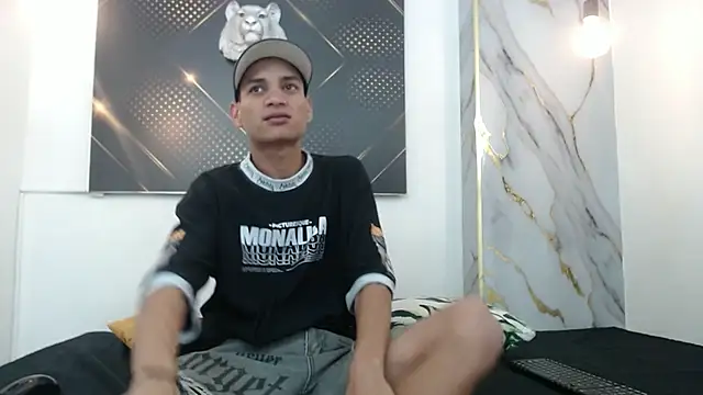 JordanAndAndrew online show from January 2026 08:23:02 PM