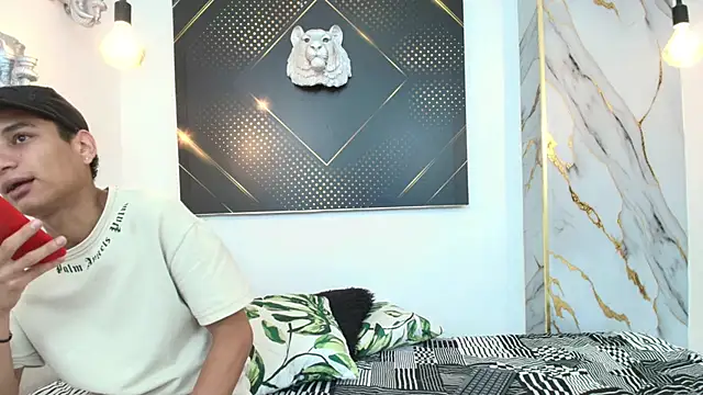 Snapshot of JordanAndAndrew chatting on November 2025 09:04:01 PM JordanAndAndrew online show from November 2025 09:04:01 PM