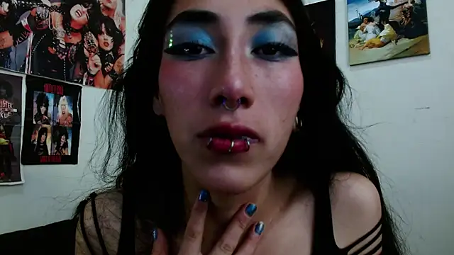 Asterothxznikki online show from December 2024 12:07:02 PM