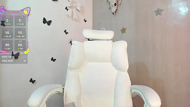 Snapshot of Asterothxznikki chatting on February 2026 01:46:01 AM Asterothxznikki online show from February 2026 01:46:01 AM