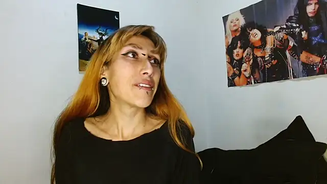 Snapshot of Asterothxznikki chatting on January 2026 01:20:01 AM Asterothxznikki online show from January 2026 01:20:01 AM