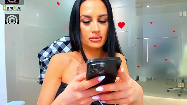 Queenrafaella online show from March 2026 01:17:01 PM