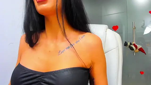 Queenrafaella online show from December 2025 03:45:02 AM