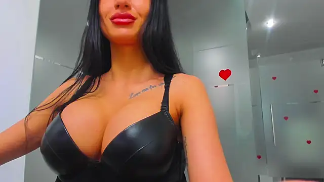 Queenrafaella online show from May 2026 04:07:01 AM