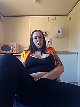 Meganroxtattoo online show from April 2026 10:22:02 AM