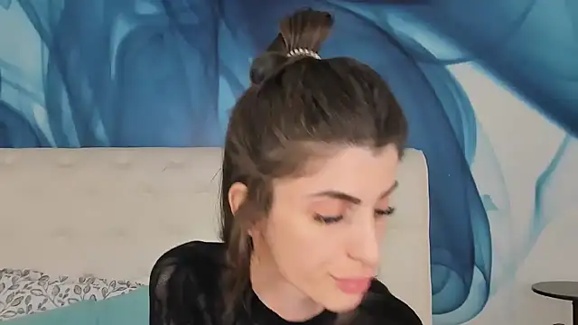 Snapshot of SkinnyDolly chatting on November 2025 03:17:01 AM SkinnyDolly online show from November 2025 03:17:01 AM