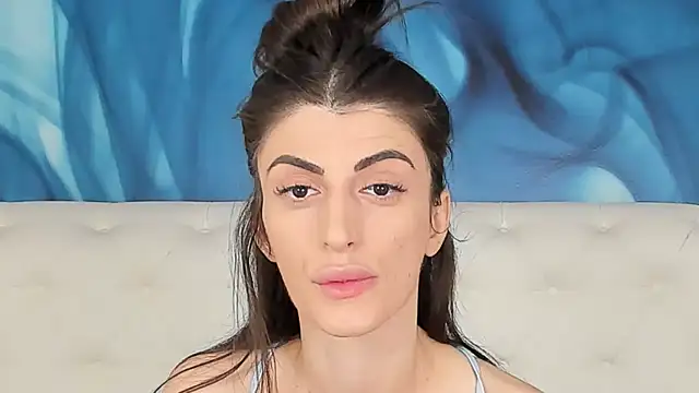 Snapshot of SkinnyDolly chatting on October 2025 02:02:01 AM SkinnyDolly online show from October 2025 02:02:01 AM