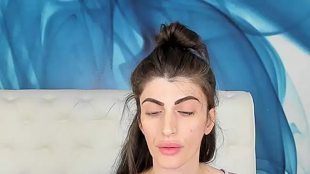 Snapshot of SkinnyDolly chatting on October 2025 02:01:01 AM SkinnyDolly online show from October 2025 02:01:01 AM