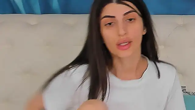 Snapshot of SkinnyDolly chatting on June 2026 03:46:01 AM SkinnyDolly online show from June 2026 03:46:01 AM
