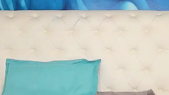 SkinnyDolly online show from April 2026 02:18:02 AM