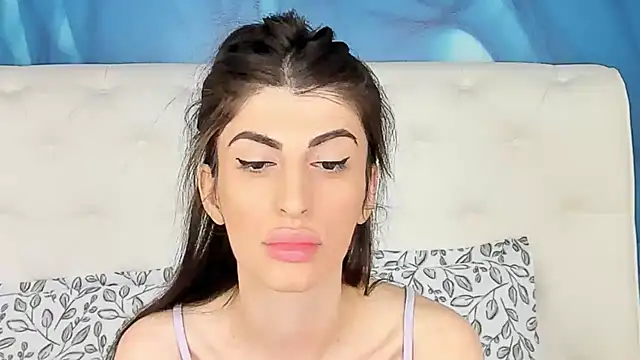 Snapshot of SkinnyDolly chatting on October 2025 02:10:01 AM SkinnyDolly online show from October 2025 02:10:01 AM