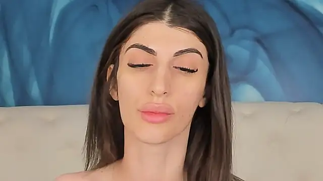 Snapshot of SkinnyDolly chatting on November 2025 03:10:01 AM SkinnyDolly online show from November 2025 03:10:01 AM