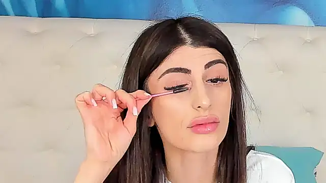 SkinnyDolly online show from February 2026 11:01:01 PM