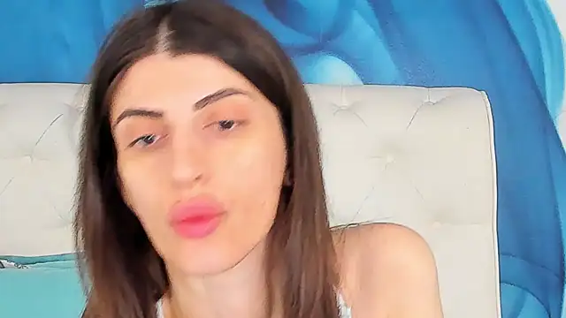 Snapshot of SkinnyDolly chatting on July 2026 04:06:01 AM SkinnyDolly online show from July 2026 04:06:01 AM