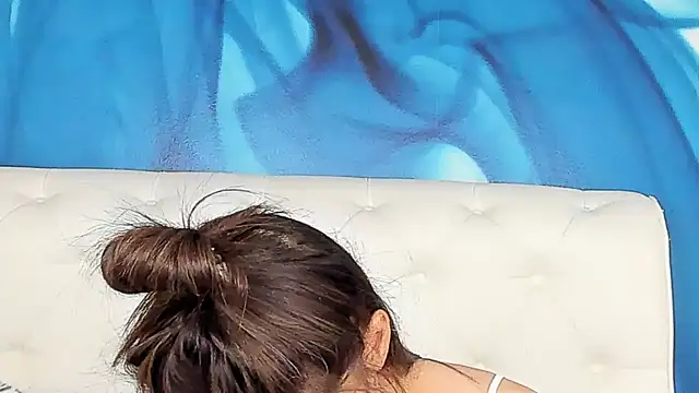 SkinnyDolly online show from February 2026 10:32:01 PM