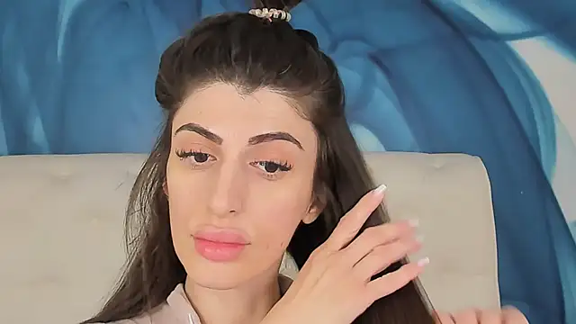 Snapshot of SkinnyDolly chatting on December 2025 03:02:01 AM SkinnyDolly online show from December 2025 03:02:01 AM