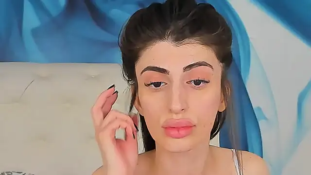 SkinnyDolly online show from March 2026 01:43:02 AM