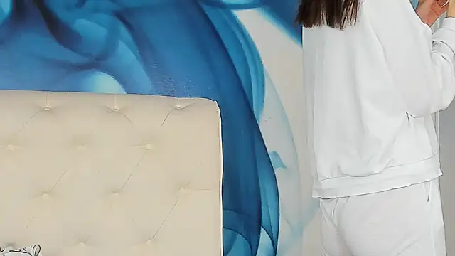 SkinnyDolly online show from March 2026 03:06:02 AM