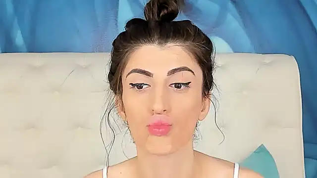 Snapshot of SkinnyDolly chatting on October 2025 03:05:02 AM SkinnyDolly online show from October 2025 03:05:02 AM