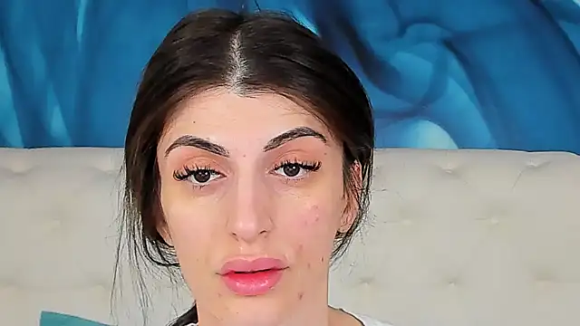 SkinnyDolly online show from March 2026 02:02:02 AM