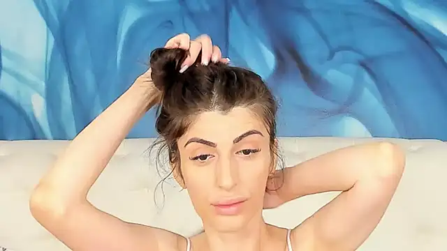 Snapshot of SkinnyDolly chatting on October 2025 02:04:02 AM SkinnyDolly online show from October 2025 02:04:02 AM