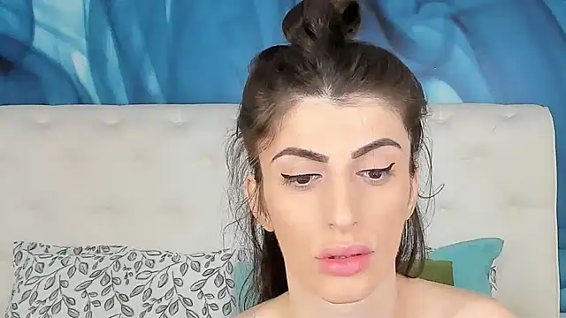 Snapshot of SkinnyDolly chatting on October 2025 03:05:02 AM SkinnyDolly online show from October 2025 03:05:02 AM